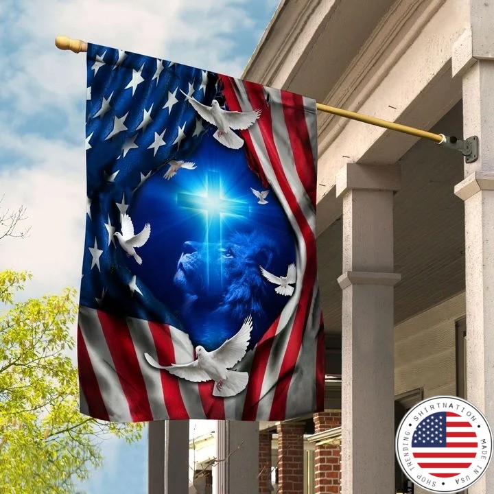 Lion and doves American flag2