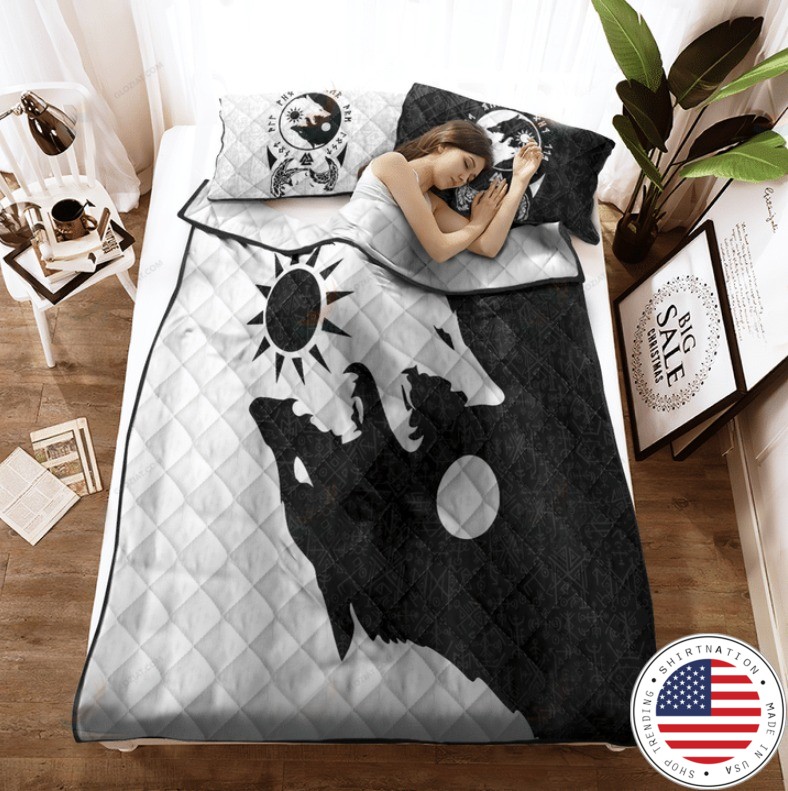 Viking skoll and hati bedding set