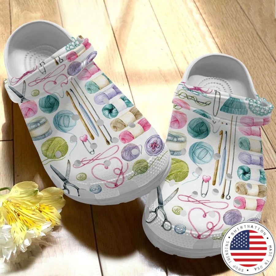 wool roll neadle scissors crocs crocband clog2