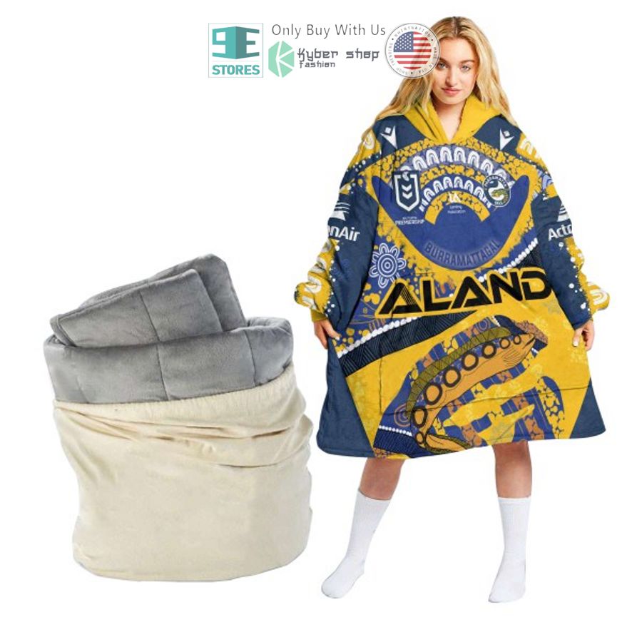 personalized nrl parramatta eels aland tribal sherpa hooded blanket 1 4296