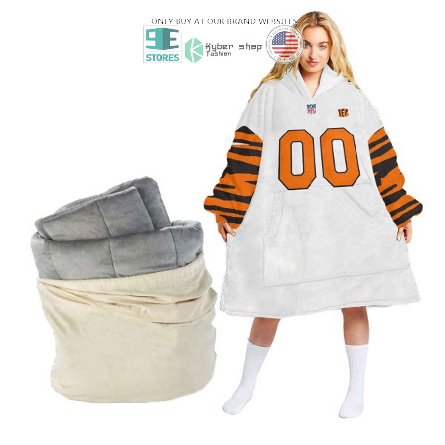 personalized cincinnati bengals logo nfl white sherpa hoodie blanket 1 31931